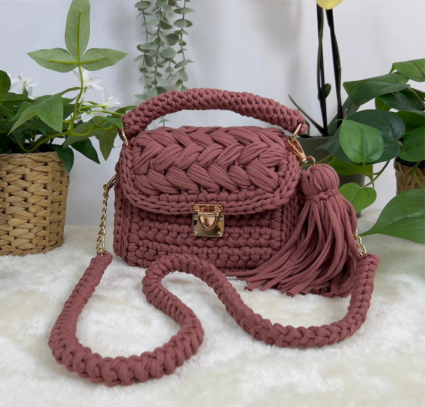 VEYARO Handmade Crochet Shoulder Bag for Women | Textured T-shirt Yarn Bag - Veyaro
