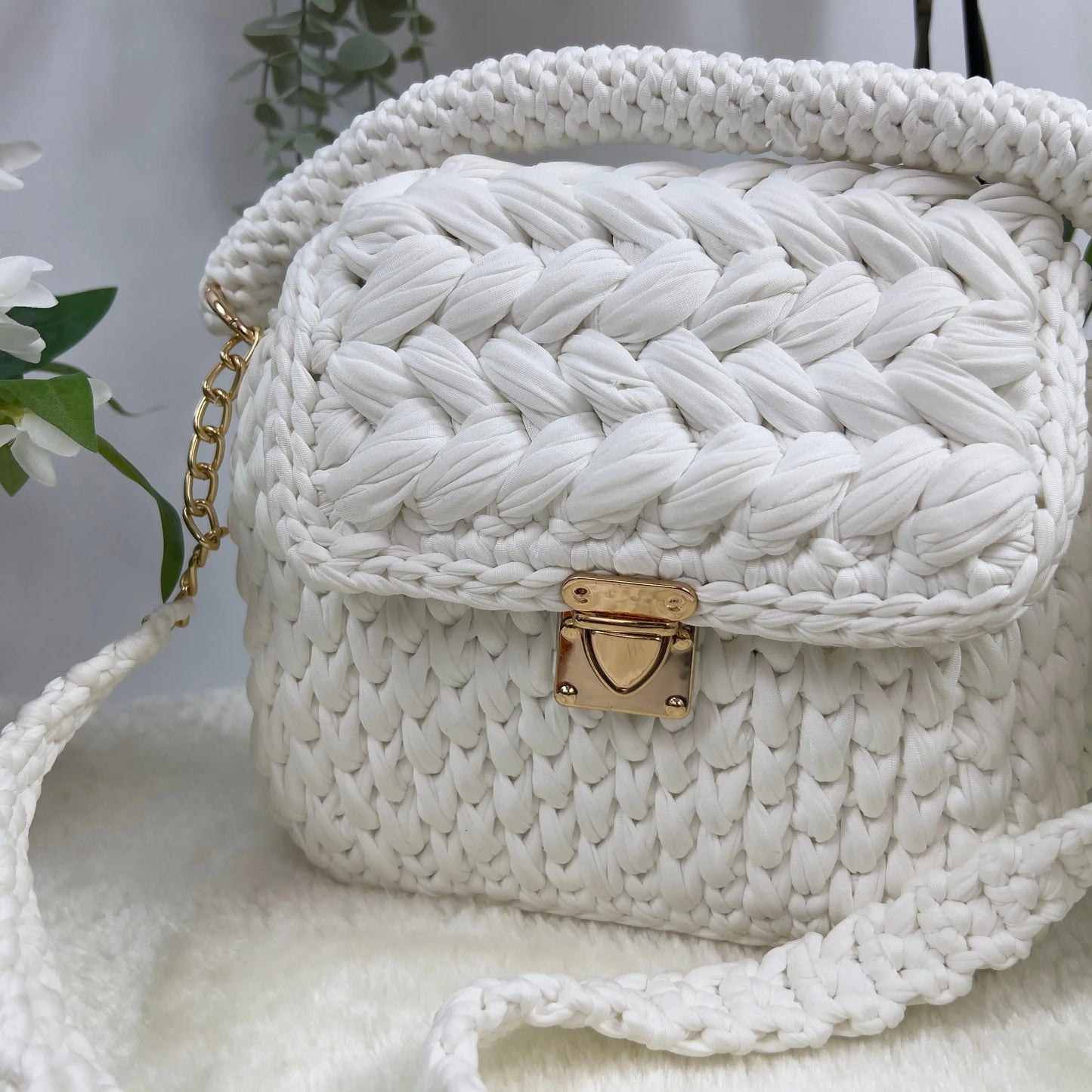Handmade Crochet Clutch Bag with Chain Strap | Textured T-shirt Yarn Bag - Veyaro