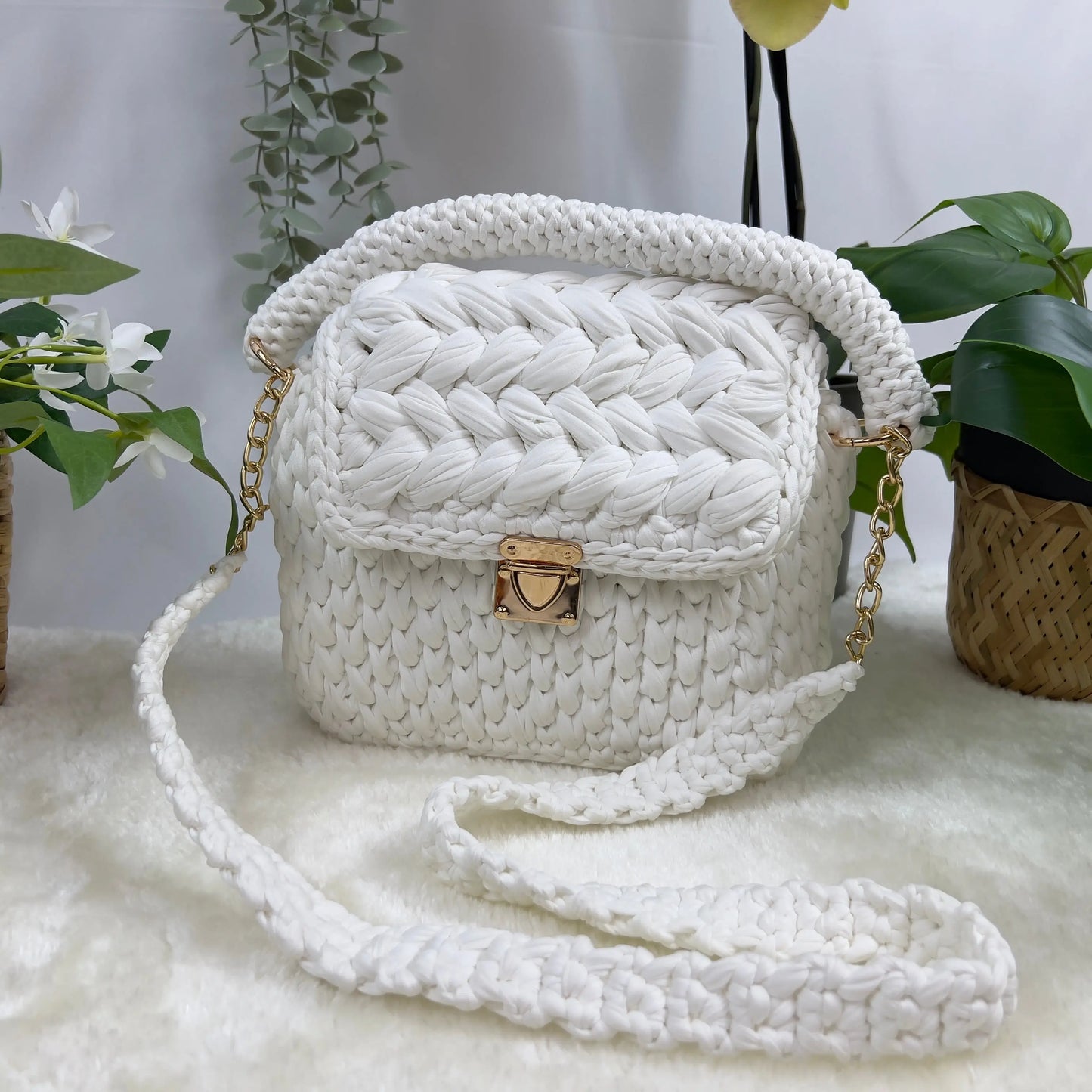 Handmade Crochet Clutch Bag with Chain Strap | Textured T-shirt Yarn Bag - Veyaro