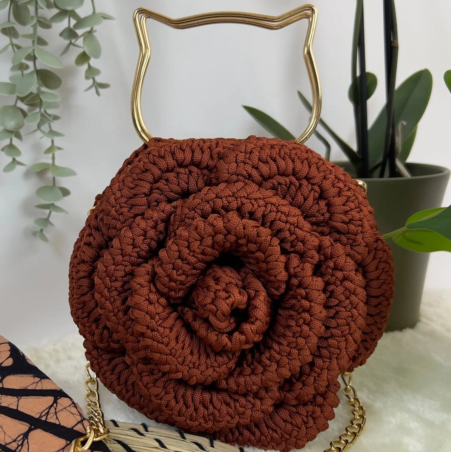 Amber Rose handmade Crochet Bag with gold strap | Veyaro UK Shipping 