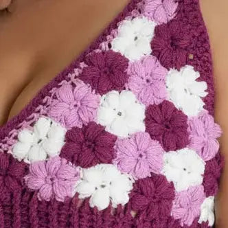 Crocheted top with floral pattern in purple and white- Veyaro UK
