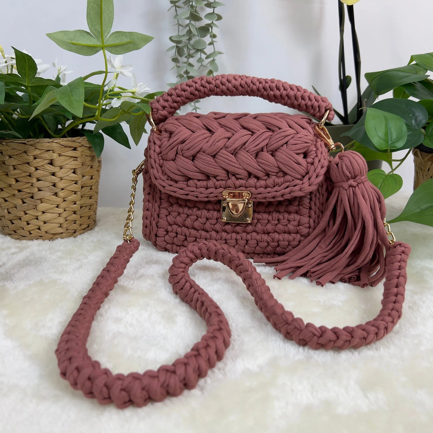 VEYARO Handmade Crochet Shoulder Bag for Women | Textured T-shirt Yarn Bag - Veyaro