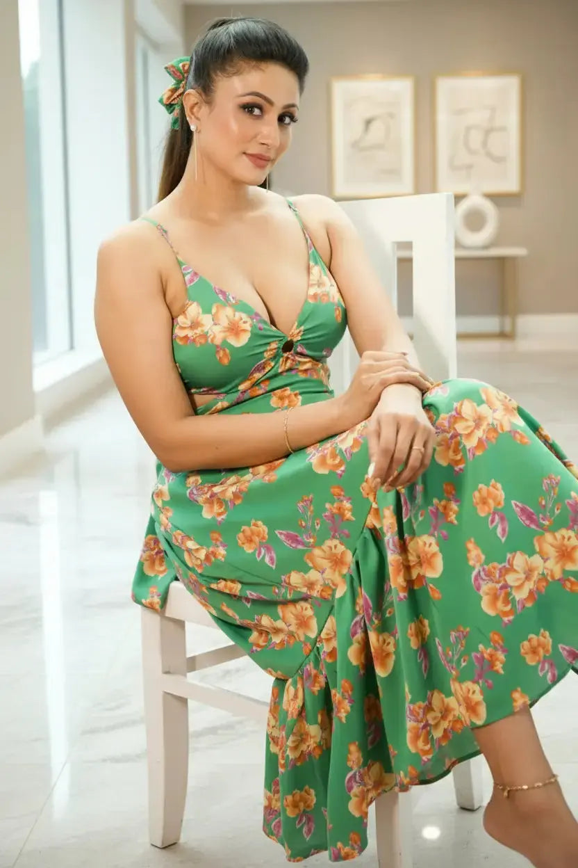 Tropical Cut-Out Maxi Dress – Green Hibiscus Veyaro